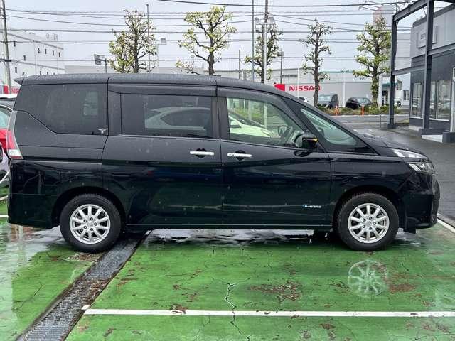 セレナ Ｘ　Ｖセレクション　４ＷＤ　ナビ＋ＡＶＭ＋ＥＴＣ　１オーナー　Ａストップ　全方位カメラ　エマブレ　ＬＥＤヘッドランプ　パーキングアシスト　インテリキー　両側電動ドア　ドラレコ　ＥＴＣ　エアコン　エアバッグ　盗難防止装置　ワンオーナー　４ＷＤ　キーレスエントリー（16枚目）