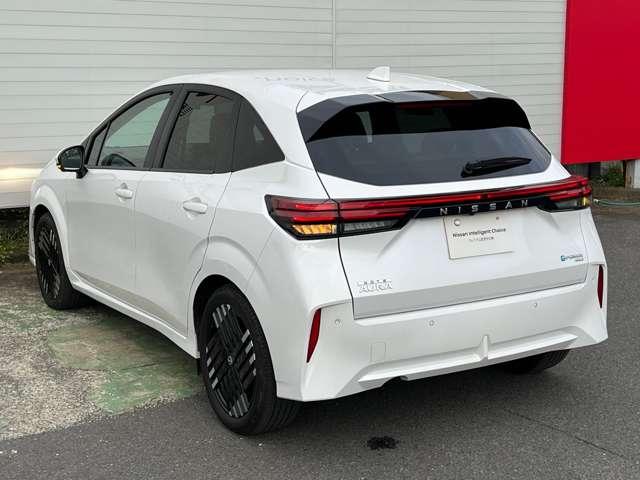 オーラ G FOUR 4WD ナビ+AVM+ETC Dレコ 試乗車 ワンオーナー車 エマブレ 全周囲 LDW 記録簿 アダプティブクルーズ 盗難防止システム オートエアコン スマートキー LEDライト アルミホイール 4WD ETC車載器 ナビTV メモリーナビ 禁煙(18枚目)