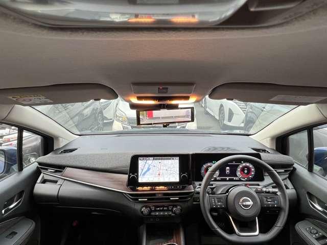 オーラ Ｇ　レザーＥＤ　ナビ＋ＡＶＭ＋ＥＴＣ　Ｐ－ｐｉｌｏｔ　試乗車　ワンオーナ　追突防止　レーダークルーズ　車線逸脱警報装置　寒冷地仕様　禁煙車　ＬＥＤ　盗難防止　記録簿　ＥＴＣ　インテリジェントキー　メモリーナビゲーション　ＡＷ　キーレスエントリー　オートエアコン（3枚目）