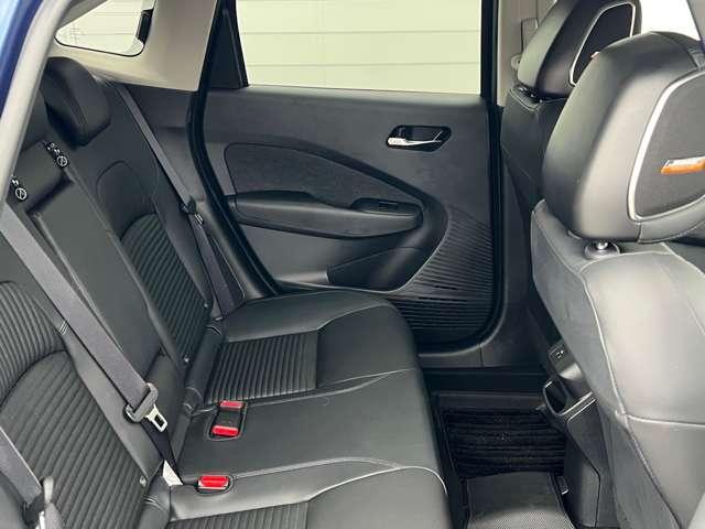 オーラ Ｇ　レザーＥＤ　ナビ＋ＡＶＭ＋ＥＴＣ　Ｐ－ｐｉｌｏｔ　試乗車　ワンオーナ　追突防止　レーダークルーズ　車線逸脱警報装置　寒冷地仕様　禁煙車　ＬＥＤ　盗難防止　記録簿　ＥＴＣ　インテリジェントキー　メモリーナビゲーション　ＡＷ　キーレスエントリー　オートエアコン（7枚目）