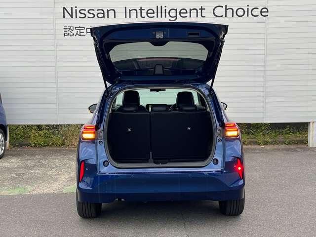 オーラ Ｇ　レザーＥＤ　ナビ＋ＡＶＭ＋ＥＴＣ　Ｐ－ｐｉｌｏｔ　試乗車　ワンオーナ　追突防止　レーダークルーズ　車線逸脱警報装置　寒冷地仕様　禁煙車　ＬＥＤ　盗難防止　記録簿　ＥＴＣ　インテリジェントキー　メモリーナビゲーション　ＡＷ　キーレスエントリー　オートエアコン（8枚目）