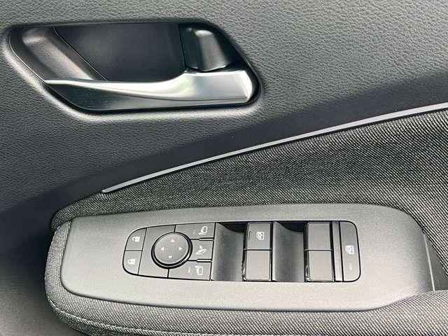 オーラ Ｇ　レザーＥＤ　ナビ＋ＡＶＭ＋ＥＴＣ　Ｐ－ｐｉｌｏｔ　試乗車　ワンオーナ　追突防止　レーダークルーズ　車線逸脱警報装置　寒冷地仕様　禁煙車　ＬＥＤ　盗難防止　記録簿　ＥＴＣ　インテリジェントキー　メモリーナビゲーション　ＡＷ　キーレスエントリー　オートエアコン（12枚目）