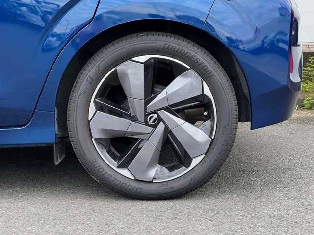 オーラ Ｇ　レザーＥＤ　ナビ＋ＡＶＭ＋ＥＴＣ　Ｐ－ｐｉｌｏｔ　試乗車　ワンオーナ　追突防止　レーダークルーズ　車線逸脱警報装置　寒冷地仕様　禁煙車　ＬＥＤ　盗難防止　記録簿　ＥＴＣ　インテリジェントキー　メモリーナビゲーション　ＡＷ　キーレスエントリー　オートエアコン（20枚目）