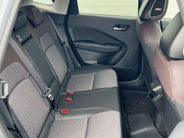 オーラ Ｇ　ナビ＋ＡＶＭ＋ＥＴＣ　Ｄレコ　Ｐ－ｐｉｌｏｔ　試乗車　自動（被害軽減）ブレーキ　試乗車アップ　ＬＥＤ　ＬＫＡ　ＥＴＣ　ドライブレコーダー　カーテンエアバッグ　イモビライザー　アルミホイール　禁煙　インテリジェントキー　パワーウィンドウ　寒冷地仕様　記録簿（7枚目）