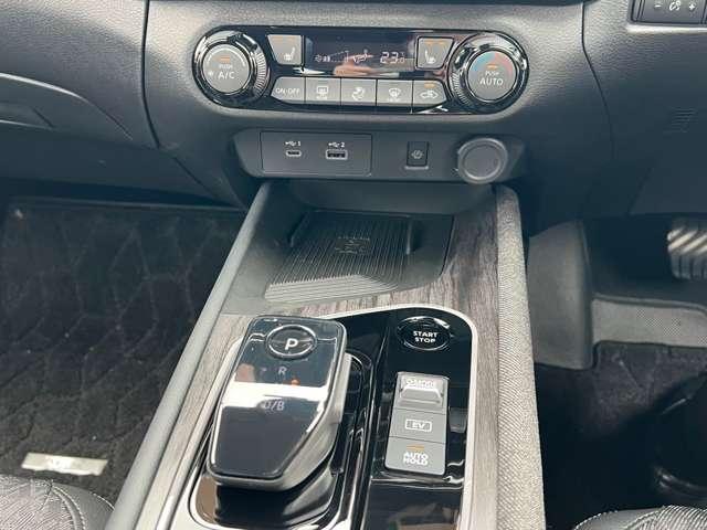 オーラ Ｇ　ナビ＋ＡＶＭ＋ＥＴＣ　Ｄレコ　Ｐ－ｐｉｌｏｔ　試乗車　自動（被害軽減）ブレーキ　試乗車アップ　ＬＥＤ　ＬＫＡ　ＥＴＣ　ドライブレコーダー　カーテンエアバッグ　イモビライザー　アルミホイール　禁煙　インテリジェントキー　パワーウィンドウ　寒冷地仕様　記録簿（10枚目）