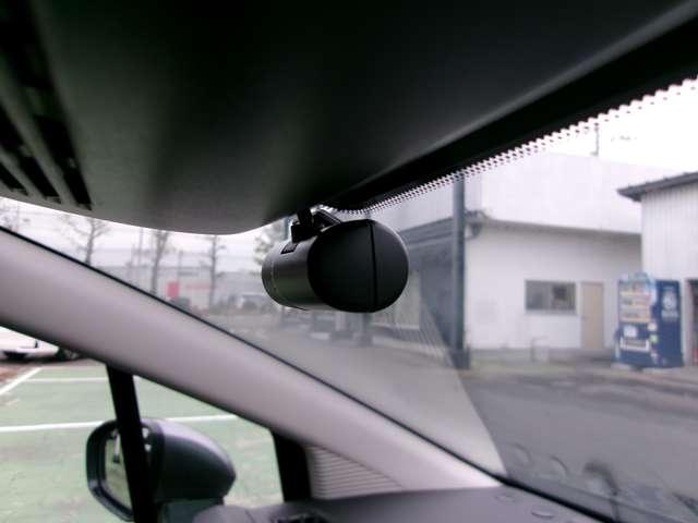 ノート １．２　Ｘ　当社社用車！ＮＣナビ　ＡＶＭ　プロパイロット　ＳＯＳ　衝突被害軽減ブレ－キ　全方位カメラ　ＥＴＣ付　禁煙車　ＬＥＤヘッドライト　レーダークルーズ　レーンアシスト　インテリジェントキー　ワンオーナー　ドラレコ　アイドリングストップ　整備記録簿　ワンセグＴＶ（9枚目）