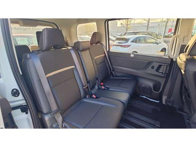 セレナ ２．０　ハイウェイスターＶ　ナビ＋ＡＶＭ＋Ｄレコ＋ＥＴＣ　ＡＷＩＮ　ＬＥＤ　試乗車　Ｗ電動スライド　レーダークルコン　レーンアシスト　展示試乗車ＵＰ　ＬＥＤランプ　盗難防止システム　ＥＴＣ装備　カーテンエアバッグ　アルミホイール　キーフリー　メモリ－ナビ　ナビＴＶ　記録簿　エアコン（7枚目）