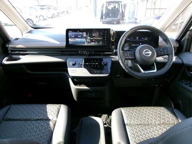 セレナ １．４　ｅ－ＰＯＷＥＲ　ハイウェイスターＶ　ナビ　後席Ｍ　ＡＶＭ　前後ドラレコ　ＥＴＣ２．０　自動（被害軽減）ブレーキ　展示試乗車ＵＰ　ＬＤＰ　追従クルーズ　バックモニター　禁煙　アルミホイール　ドライブレコーダ　ＥＴＣ　記録簿　盗難防止システム　スマートキー　１オナ　オートエアコン　ナビＴＶ（3枚目）