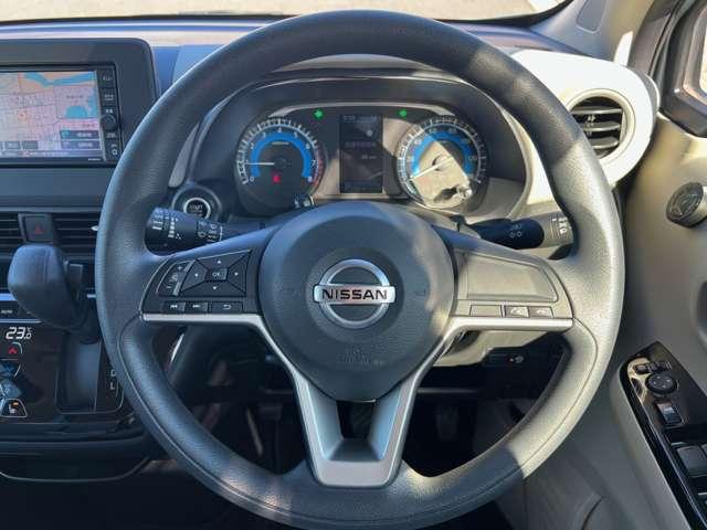 デイズ ６６０　Ｘ　４ＷＤ　ナビ＋Ｂカメラ　社外ＬＥＤ　ブレーキサポート　ＬＥＤヘッド　ＬＤＷ　エアコン　インテリジェントキー　フルタイム４ＷＤ　エアバッグ　寒冷地仕様　キーフリー　バックカメラ　盗難防止装置　パワーステアリング　エコアイドリングストップ（9枚目）