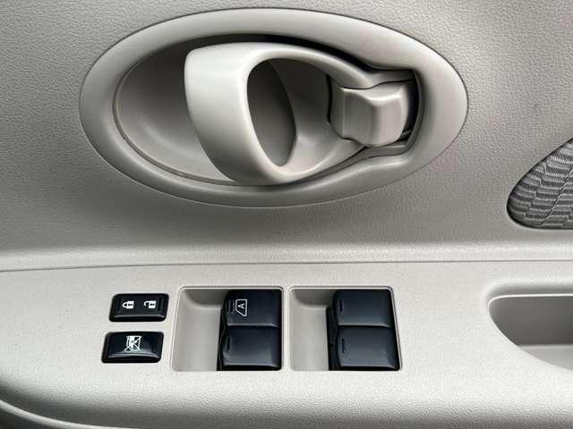 マーチ Ｘ　Ｖセレクション　ナビ＋Ｂカメラ＋Ｄレコ　１オーナー　ＥＴＣ車載器　ドラレコ　盗難防止装置　バックカメラ　スマートキー　オートエアコン　キーフリー　アイドリングストップ　Ｗエアバック　メンテナンスノート　ワンオーナー　ワンセグＴＶ　ＡＢＳ　メモリーナビ（12枚目）