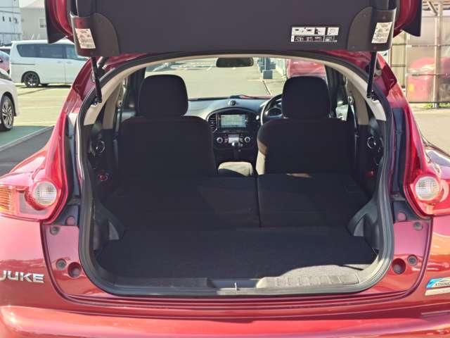 ジューク １．５　１５ＲＸ　アーバンセレクション　ナビ＋Ｂカメラ　ＥＴＣ　キセノン　Ａ／Ｗ　Ｒスポ　ワンセグ　バックビューモニター　インテリキ－　キーレス　記録簿　盗難防止装置　パワーウインドウ　メモリナビ　助手席エアバック　パワステ　アルミホイール　ナビ＆ＴＶ　ＥＴＣ　運転席エアバッグ　ＡＢＳ（9枚目）