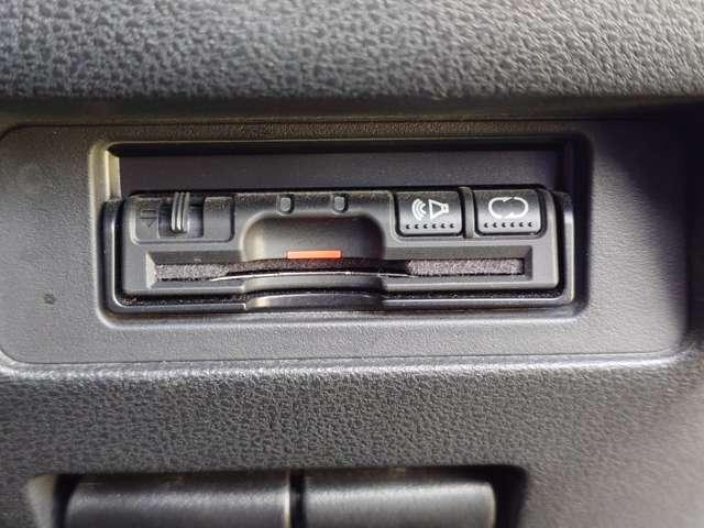 ジューク １．５　１５ＲＸ　アーバンセレクション　ナビ＋Ｂカメラ　ＥＴＣ　キセノン　Ａ／Ｗ　Ｒスポ　ワンセグ　バックビューモニター　インテリキ－　キーレス　記録簿　盗難防止装置　パワーウインドウ　メモリナビ　助手席エアバック　パワステ　アルミホイール　ナビ＆ＴＶ　ＥＴＣ　運転席エアバッグ　ＡＢＳ（14枚目）