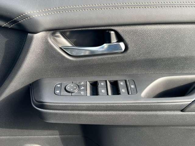 セレナ HSーV ナビ+AVM+Dレコ P-pilot 試乗車 W電動スライド レーダークルコン レーンアシスト 展示試乗車UP LEDランプ ワンオーナー車 盗難防止システム ETC装備 カーテンエアバッグ アルミホイール キーフリー メモリ-ナビ ナビTV(13枚目)