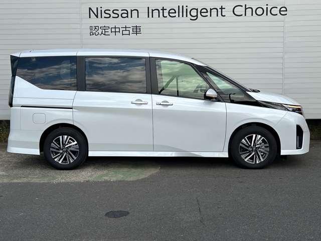 セレナ HSーV ナビ+AVM+Dレコ P-pilot 試乗車 W電動スライド レーダークルコン レーンアシスト 展示試乗車UP LEDランプ ワンオーナー車 盗難防止システム ETC装備 カーテンエアバッグ アルミホイール キーフリー メモリ-ナビ ナビTV(17枚目)