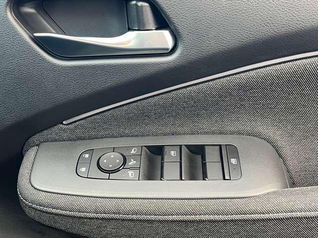 オーラ Ｇ　９０周年記念車　ナビ＋ＡＶＭ＋ＥＴＣ＋Ｄレコ　試乗車　アラウンドモニ　ＬＥＤ　スマートキー　衝突軽減ブレーキ　禁煙車　寒冷地仕様　試乗車　オートエアコン　アルミ　メモリーナビ　ドラレコ　キーレス　アイドリングストップ　ＥＴＣ　レーダークルーズ（12枚目）