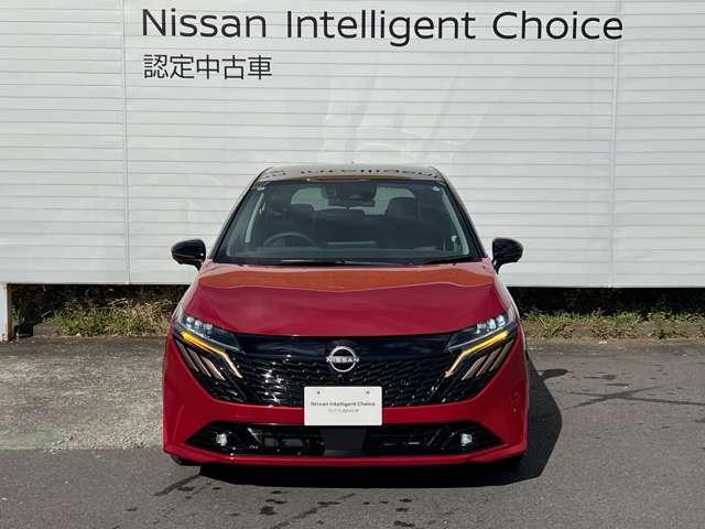 オーラ Ｇ　９０周年記念車　ナビ＋ＡＶＭ＋ＥＴＣ＋Ｄレコ　試乗車　アラウンドモニ　ＬＥＤ　スマートキー　衝突軽減ブレーキ　禁煙車　寒冷地仕様　試乗車　オートエアコン　アルミ　メモリーナビ　ドラレコ　キーレス　アイドリングストップ　ＥＴＣ　レーダークルーズ（14枚目）