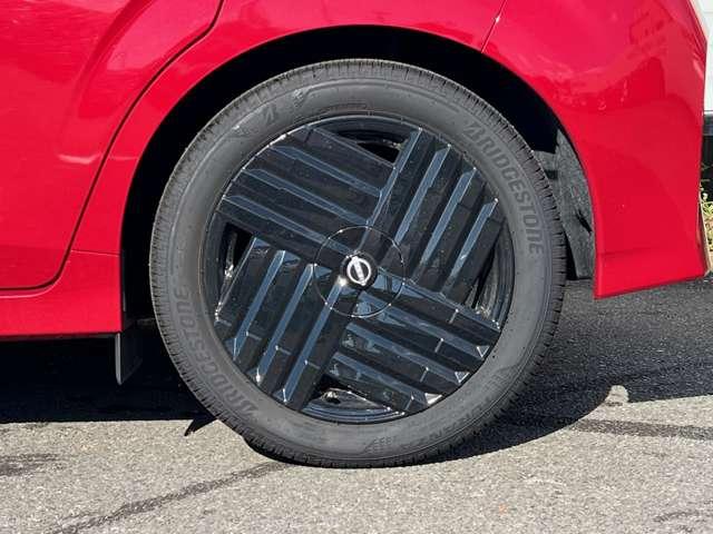 オーラ Ｇ　９０周年記念車　ナビ＋ＡＶＭ＋ＥＴＣ＋Ｄレコ　試乗車　アラウンドモニ　ＬＥＤ　スマートキー　衝突軽減ブレーキ　禁煙車　寒冷地仕様　試乗車　オートエアコン　アルミ　メモリーナビ　ドラレコ　キーレス　アイドリングストップ　ＥＴＣ　レーダークルーズ（20枚目）