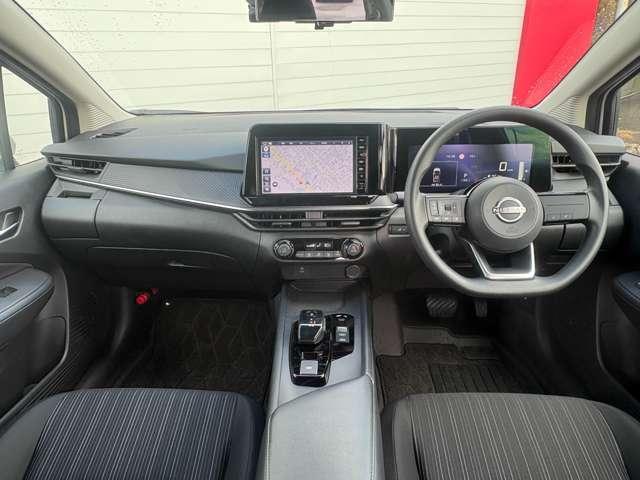 ノート １．２　Ｘ　ナビ　アラウンドビュー　ＥＴＣ　リアカメラ　衝突被害軽減ブレ－キ　全方位カメラ　ＥＴＣ付　禁煙車　ＬＥＤヘッドライト　レーンアシスト　インテリジェントキー　ワンオーナー　ドラレコ　アイドリングストップ　整備記録簿　盗難防止システム（4枚目）