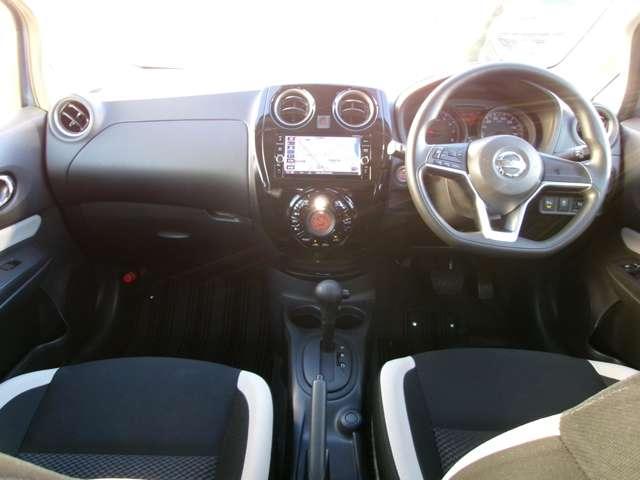 ノート １．２　Ｘ　ナビ　バックモニター　ＥＴＣ　ドラレコ　レーダーブレーキサポート　ＥＴＣ搭載　記録簿付き　Ｄレコ　スマトキー　セキュリティーアラーム　キーレス　運転席助手席エアバッグ　ナビＴＶ　ワンセグ　バックカメラ　エアコン　パワーウィンドウ　ＡＢＳ（3枚目）