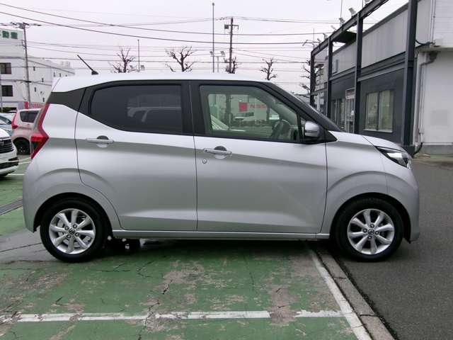 デイズ ６６０　Ｘ　ナビ・　アラウンドビュー・アルミ　アラウンドＭ　踏み間違え防止　スマートキー　イモビライザー　バックカメラ　１オーナー　レーンキープ　アイドリングストップ　キーレス　フルオートエアコン　ナビＴＶ　ＷＡＢ　記録簿　運転席エアバック　ＰＳ（14枚目）
