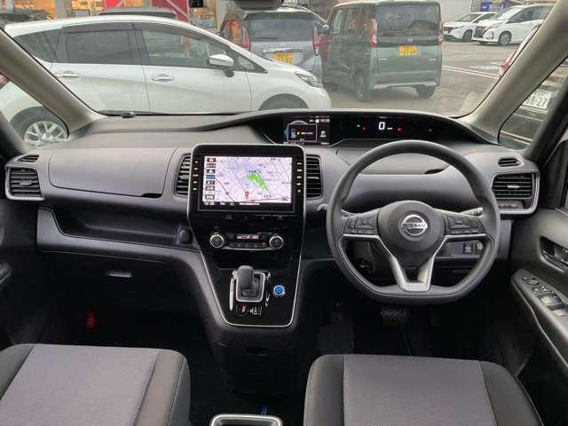セレナ １．２　ｅ－ＰＯＷＥＲ　ＸＶ　エアロ　クルーズコントロール　メモリーナビ　インテリジェントキー　クルーズコントロール　ドラレコ　両側パワースライドドア　アラウンドビューモニター　ＥＴＣ（3枚目）