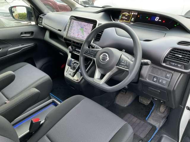 セレナ １．２　ｅ－ＰＯＷＥＲ　ＸＶ　エアロ　クルーズコントロール　メモリーナビ　インテリジェントキー　クルーズコントロール　ドラレコ　両側パワースライドドア　アラウンドビューモニター　ＥＴＣ（13枚目）