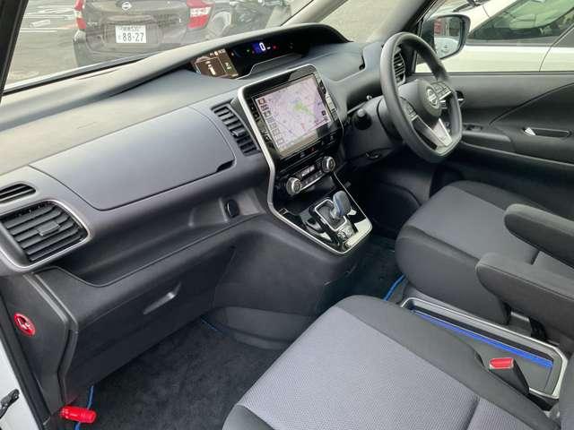 セレナ １．２　ｅ－ＰＯＷＥＲ　ＸＶ　エアロ　クルーズコントロール　メモリーナビ　インテリジェントキー　クルーズコントロール　ドラレコ　両側パワースライドドア　アラウンドビューモニター　ＥＴＣ（14枚目）