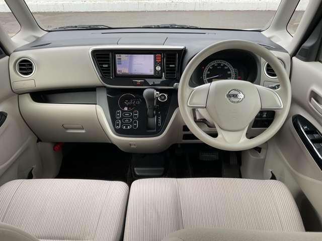 デイズルークス ６６０　Ｘ　左側オートスライドドア　メモリーナビ　アラウンドビューモニター　インテリキー　アイドリングストップ　リヤシーリングファン　プラスチックバイザー　ワンオーナー（3枚目）