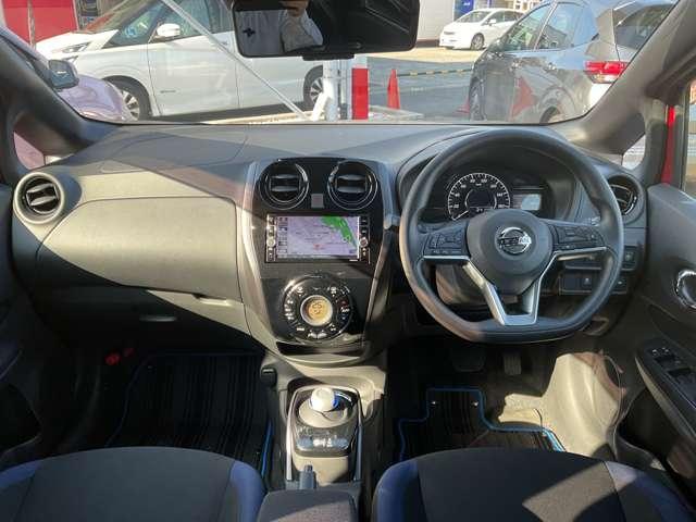 ノート 1.2 e-POWER X ブラックアロー ナビ+AVM Dレコ クルコン スマートM 障害物ソナー アラウンドビュ-モニター 車線逸脱 1オーナー スマートキー アクティブクルーズコントロール キーレス ナビTV Wエアバッグ アルミ パワーウインドウ オートエアコン ETC 記録簿(3枚目)