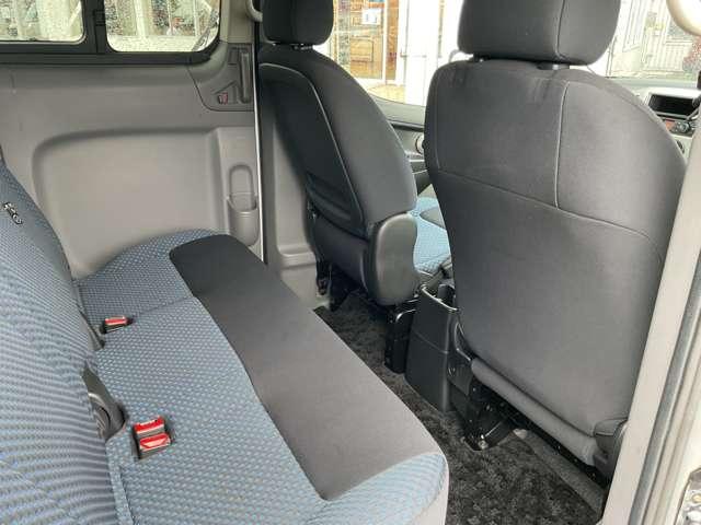 ＮＶ２００バネットワゴン １．６　１６Ｘ－２Ｒ　スライドサイドウィンドウ　ＥＴＣ　記録簿　助手席エアバック　１オーナー　パワーステアリング　ＥＴＣ　パワーウィンドウ　運転席エアバッグ　ＡＢＳ　エアコン　リモコンキー（12枚目）
