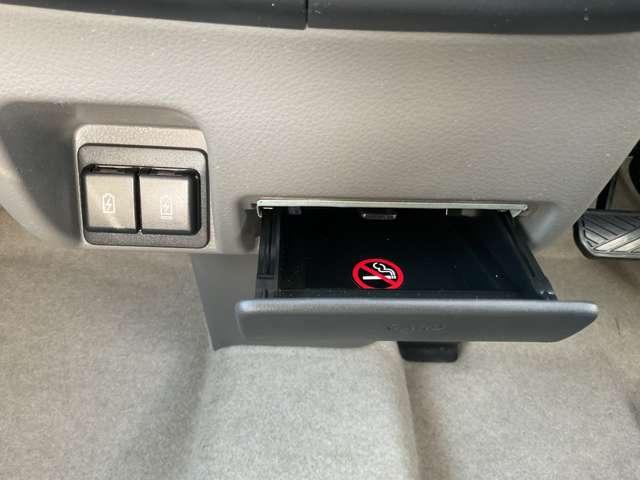 NV100クリッパーバン 660 GX ハイルーフ 社外メモリーナビ バックモニター キーレスエントリーキー パワーウィンドー 助手席エアバック アイドリングストップ ドラレコ エアコン ワンオーナー ETC レーンアシスト 運転席エアバック 記録簿有 パワステ ABS ワンセグ(9枚目)