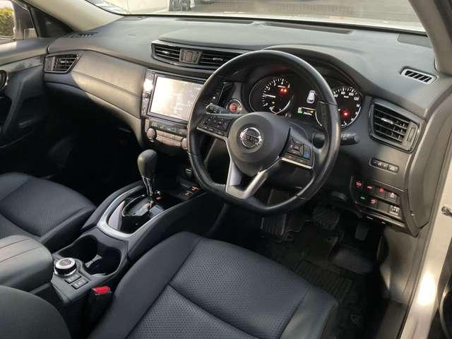 エクストレイル ２．０　２０Ｘｉ　２列車　４ＷＤ　９インチナビ　１１インチ後席モニター　セキュリティ　リアカメラ　ワンオナ　追従クルーズ　ＬＥＤ　ドライブレコーダ　インテリジェントキー　ＬＤＷ　サイドカメラ　ＥＴＣ　Ａストップ　ＡＡＣ　ナビ＆ＴＶ　メモリーナビ　キーフリー　アルミホイール（15枚目）