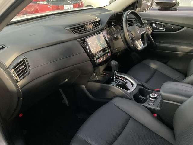 エクストレイル ２．０　２０Ｘｉ　２列車　４ＷＤ　９インチナビ　１１インチ後席モニター　セキュリティ　リアカメラ　ワンオナ　追従クルーズ　ＬＥＤ　ドライブレコーダ　インテリジェントキー　ＬＤＷ　サイドカメラ　ＥＴＣ　Ａストップ　ＡＡＣ　ナビ＆ＴＶ　メモリーナビ　キーフリー　アルミホイール（16枚目）