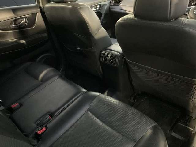 エクストレイル ２．０　２０Ｘｉ　２列車　４ＷＤ　９インチナビ　１１インチ後席モニター　セキュリティ　リアカメラ　ワンオナ　追従クルーズ　ＬＥＤ　ドライブレコーダ　インテリジェントキー　ＬＤＷ　サイドカメラ　ＥＴＣ　Ａストップ　ＡＡＣ　ナビ＆ＴＶ　メモリーナビ　キーフリー　アルミホイール（17枚目）