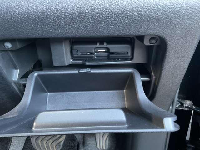 セレナ ２．０　ＸＶ　４ＷＤ　クルーズコントロール　メモリーナビ　レーンアシスト　インテリジェントキー　パワーウィンドウ　盗難防止装置　ドラレコ　ワンオーナー　ＥＣＯモード　両側パワースライドドア　メモリーナビ　アラウンドビューモニター　バックカメラ　４ＷＤ　ＥＴＣ（6枚目）