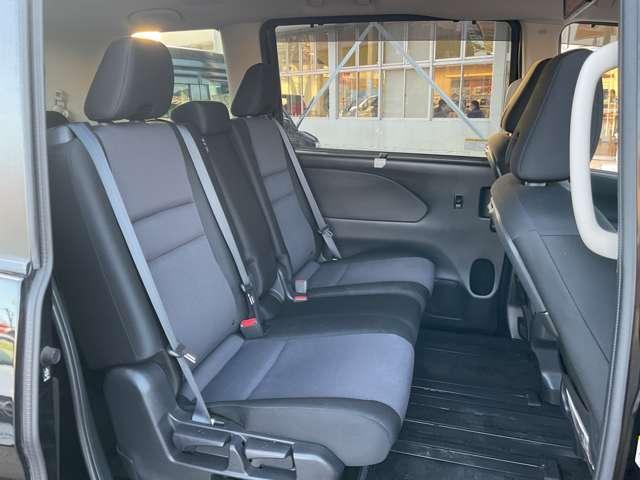 セレナ ２．０　ＸＶ　４ＷＤ　クルーズコントロール　メモリーナビ　レーンアシスト　インテリジェントキー　パワーウィンドウ　盗難防止装置　ドラレコ　ワンオーナー　ＥＣＯモード　両側パワースライドドア　メモリーナビ　アラウンドビューモニター　バックカメラ　４ＷＤ　ＥＴＣ（15枚目）