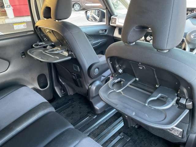 セレナ ２．０　ＸＶ　４ＷＤ　クルーズコントロール　メモリーナビ　レーンアシスト　インテリジェントキー　パワーウィンドウ　盗難防止装置　ドラレコ　ワンオーナー　ＥＣＯモード　両側パワースライドドア　メモリーナビ　アラウンドビューモニター　バックカメラ　４ＷＤ　ＥＴＣ（16枚目）