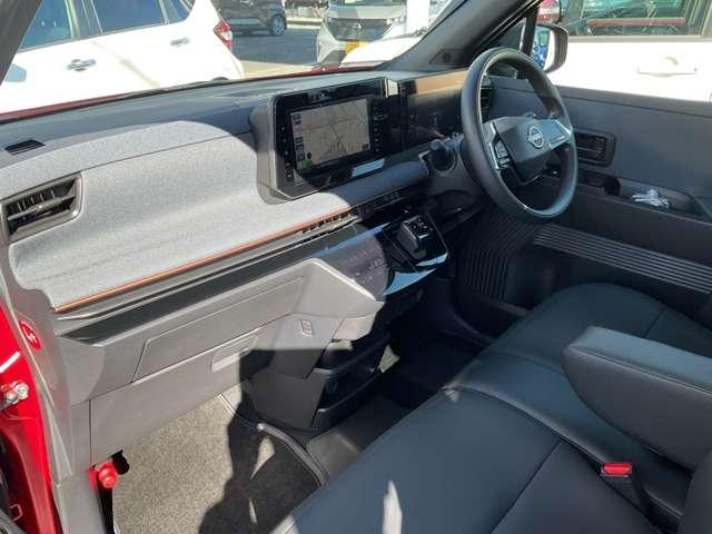 サクラ Ｘ　９０周年記念車　９インチナビ　ドライブレコーダー　ＬＥＤヘッドランプ　全方位Ｍ　アルミホイール　インテリジェントキー　ＥＴＣ　ドライブレコーダー　メモリーナビ　車線逸脱警報　エマージェンシブレーキ（15枚目）