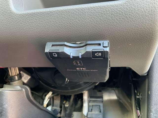 ＮＶ３５０キャラバンワゴン ２．５　ＧＸ（オートスライドドア付）　ロングボディ　低床　メモリーナビ　ＥＴＣ　インテリキー　インテリキー　助手席エアバック　エアコン　エアバック　キーレスエントリー　ナビＴＶ　パワーウィンドウ　パワーステアリング　ＡＢＳ　盗難防止システム　メモリーナビ　ＥＴＣ　定期点検記録簿（10枚目）