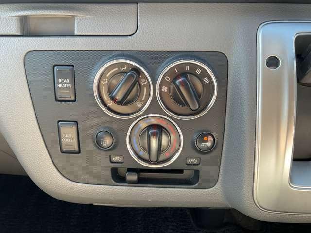 ＮＶ３５０キャラバンワゴン ２．５　ＧＸ（オートスライドドア付）　ロングボディ　低床　メモリーナビ　ＥＴＣ　インテリキー　インテリキー　助手席エアバック　エアコン　エアバック　キーレスエントリー　ナビＴＶ　パワーウィンドウ　パワーステアリング　ＡＢＳ　盗難防止システム　メモリーナビ　ＥＴＣ　定期点検記録簿（11枚目）