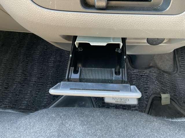 ＮＶ３５０キャラバンワゴン ２．５　ＧＸ（オートスライドドア付）　ロングボディ　低床　メモリーナビ　ＥＴＣ　インテリキー　インテリキー　助手席エアバック　エアコン　エアバック　キーレスエントリー　ナビＴＶ　パワーウィンドウ　パワーステアリング　ＡＢＳ　盗難防止システム　メモリーナビ　ＥＴＣ　定期点検記録簿（12枚目）