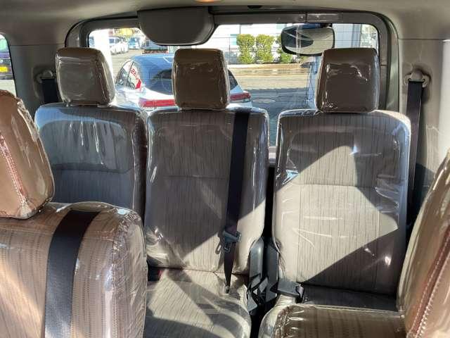 ＮＶ３５０キャラバンワゴン ２．５　ＧＸ（オートスライドドア付）　ロングボディ　低床　メモリーナビ　ＥＴＣ　インテリキー　インテリキー　助手席エアバック　エアコン　エアバック　キーレスエントリー　ナビＴＶ　パワーウィンドウ　パワーステアリング　ＡＢＳ　盗難防止システム　メモリーナビ　ＥＴＣ　定期点検記録簿（18枚目）