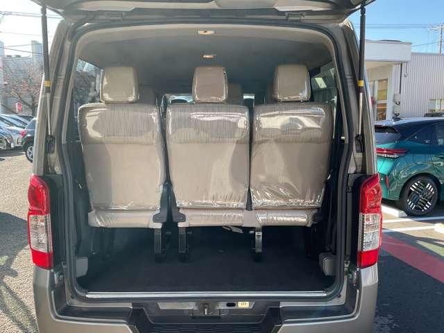 ＮＶ３５０キャラバンワゴン ２．５　ＧＸ（オートスライドドア付）　ロングボディ　低床　メモリーナビ　ＥＴＣ　インテリキー　インテリキー　助手席エアバック　エアコン　エアバック　キーレスエントリー　ナビＴＶ　パワーウィンドウ　パワーステアリング　ＡＢＳ　盗難防止システム　メモリーナビ　ＥＴＣ　定期点検記録簿（19枚目）