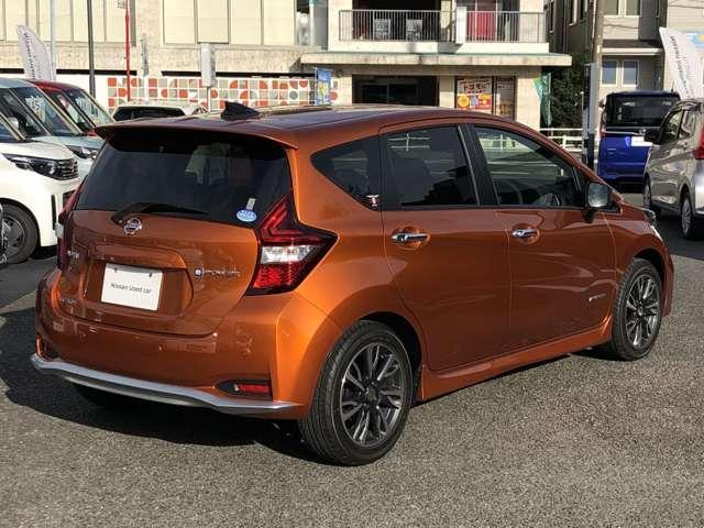 【高額売筋】 令和1年、日産 ノートeパワー左ヘッドライトユニット パーツ