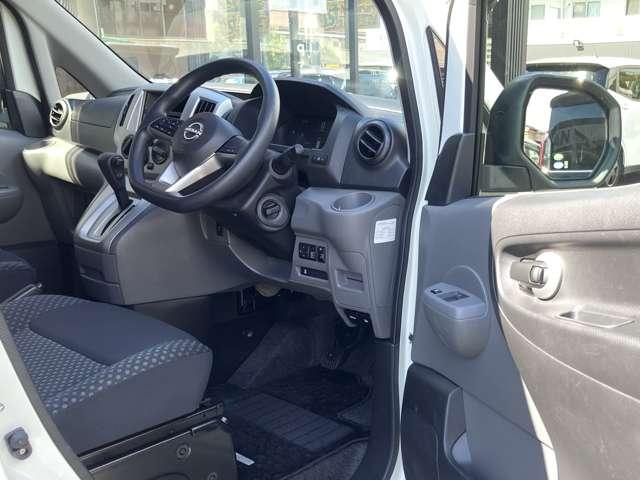 ＮＶ２００バネットワゴン １６Ｘ－２Ｒ（５ナンバー車）１オーナー弊社ユーザー様お下取車　『見て！さわって！ご確認ください！』　掲載車へのお問い合わせや現車確認（来店予約）、ご相談お待ちしております。　日産神奈川Ｃａｒスクエア湘南台　【営業時間　１０：００〜１８：００　定休日　火曜水曜】（32枚目）
