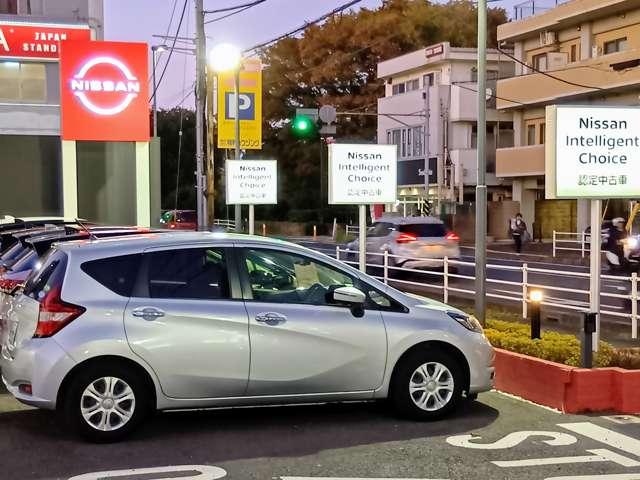 ノート X DIG-S1オーナー弊社ユーザー下取車走行35989キロ 車体色:ソニックブルーTPM DVD再生カーナビ アラウンドビューモニター ETC ドラレコ 踏み間違い衝突防止アシスト オートエアコン ※お問合わせへの回答は営業日(火/水曜休)のみの返信となります(30枚目)