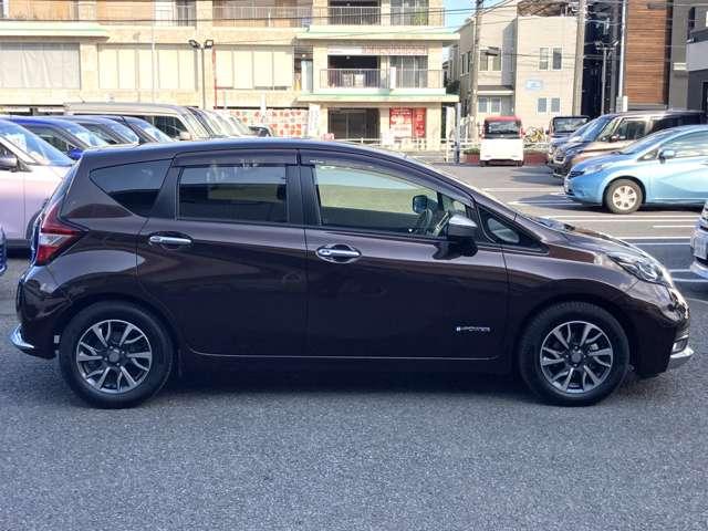 ノート ｅパワーＸ　モード・プレミア　１オーナー弊社ユーザー様下取車　車検整備付　ＬＥＤライト　ＤＶＤ再生カーナビ　アラウンドビューモニター　ＥＴＣ　踏み間違い衝突防止アシスト　後付け急加速抑制アシスト装着車※お問合わせへの回答は営業日（火／水曜休）のみの返信となります（14枚目）