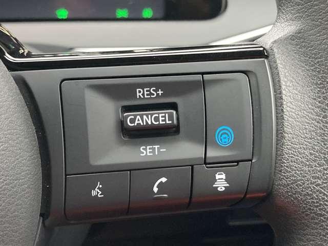 ノート Ｘ　車検／令和９年８月３０日　１オーナー弊社ユーザー様下取車　プロパイロット　ＬＥＤライト　カーナビ　アラウンドビューモニター　ＥＴＣ２．０　ケンウッド製ドラレコ　ドアバイザー　メーカー新車保証継承　※お問合わせへの回答は営業日（火／水曜休）のみの返信となります（7枚目）