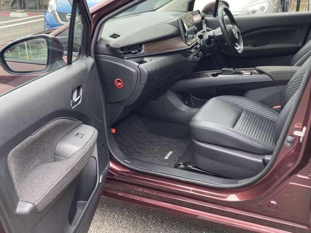 オーラ G レザーエディション 1オーナー弊社ユーザー様お下取車 車体色:バーガンディーPM BOSE プロパイロット カーナビ アラウンドビューモニター ETC2.0 車内撮影用カメラ付ドラレコ LED※お問合わせへの回答は営業日(火/水曜休)のみの返信となります(44枚目)