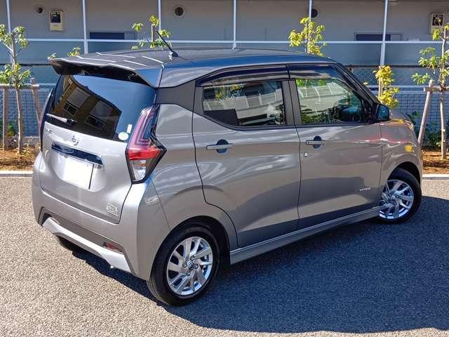 デイズ ハイウェイスターX 1オーナー弊社ユーザー下取車3521キロ 『おそらく禁煙車として使われていた様子のお車です』 プロパイロット 日産純正カーナビ バックカメラ 踏み間違い衝突防止アシスト LED ※お問合わせへの回答は営業日【火/水曜休】のみの返信となります。(8枚目)